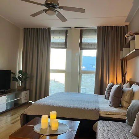 Charming Flat Next To Old Town And Harbor Lägenhet *