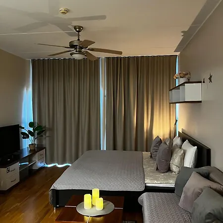 Charming Flat Next To Old Town And Harbor Lägenhet *